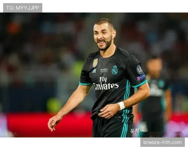 伪9号的终极答案：本泽马如何重新定义现代中锋