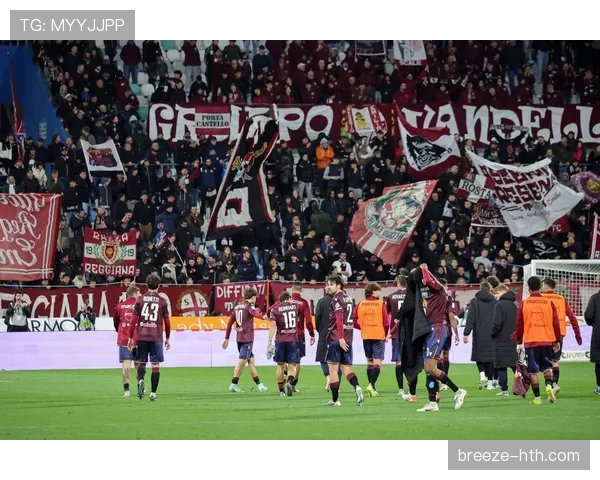 AC米兰关键战连续崩盘，防守漏洞与进攻乏力问题逐步反映到争冠形势中